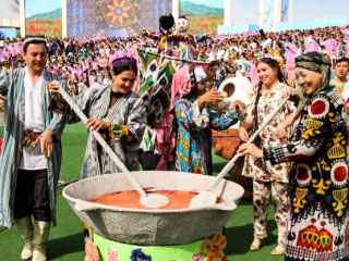 “Shox moylar” marosimi